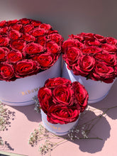 Load image into Gallery viewer, Premium Luxury Silk Rose Box