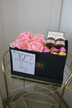 Load image into Gallery viewer, Roses and Chocolates gift box - square
