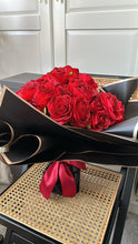 Load image into Gallery viewer, 50 Glitter Red Rose Bouquet
