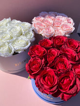 Load image into Gallery viewer, Premium Luxury Silk Rose Box
