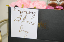 Load image into Gallery viewer, Roses and Chocolates gift box - square
